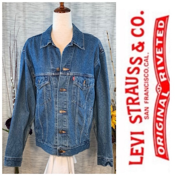 Levi's Jackets & Blazers - Levi Strauss & Co blue “Trucker” denim jacket.